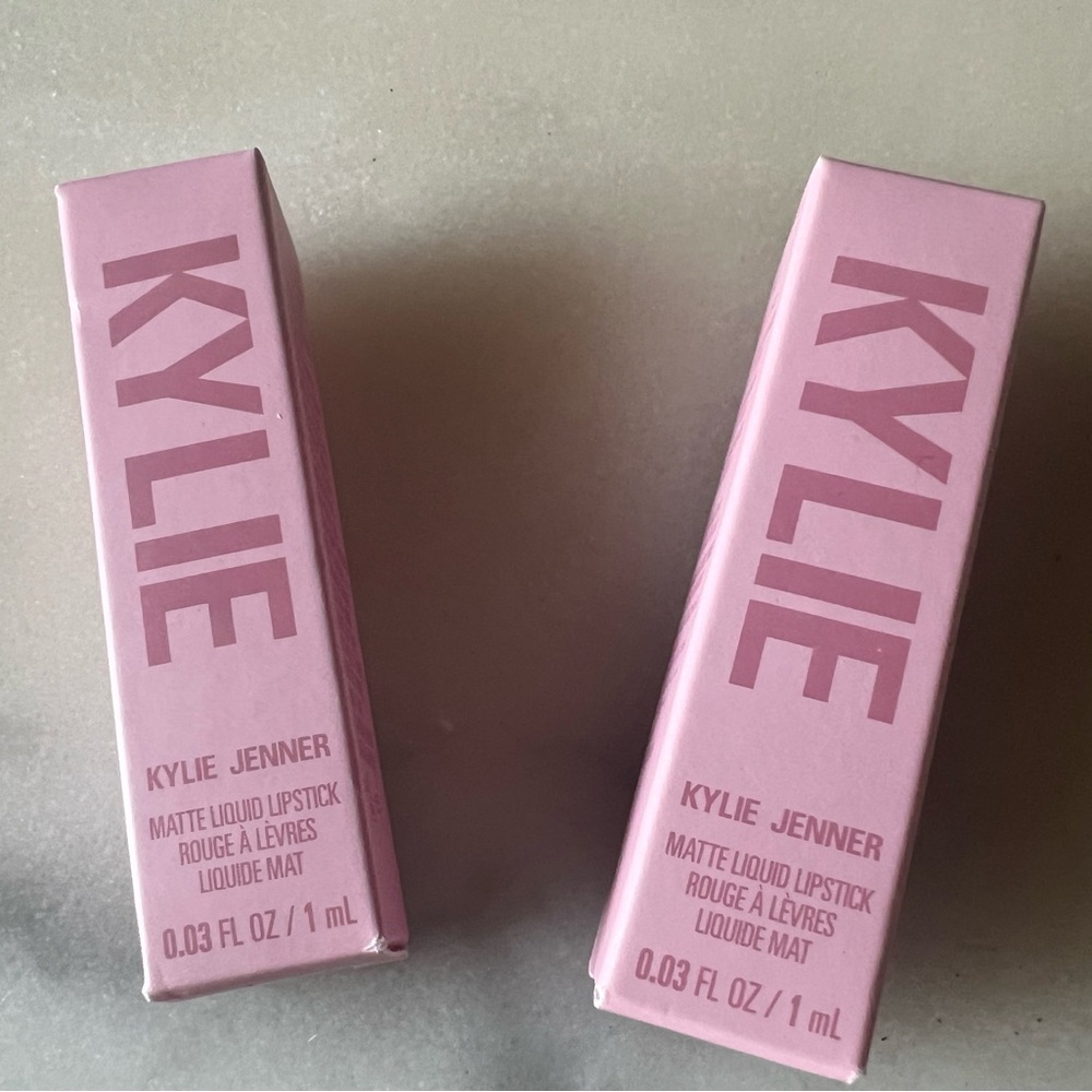 💕Kylie Jenner Matte Liquid Lipstick/ shade 808